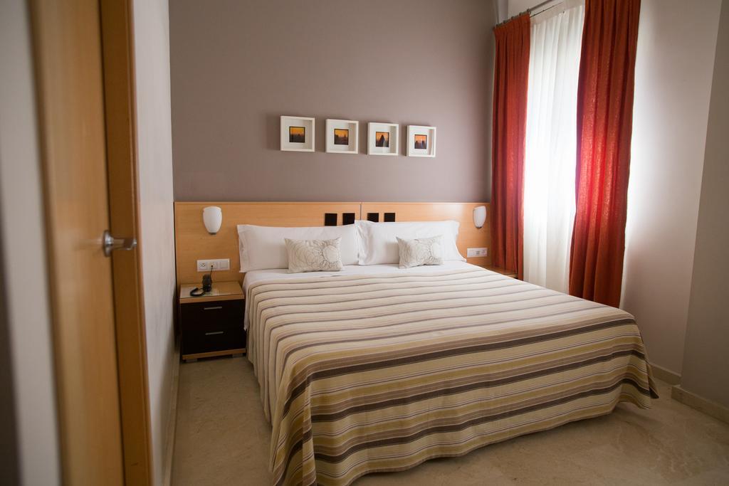 Hostal Albero By Eme Hoteles Sanlúcar la Mayor Exteriér fotografie