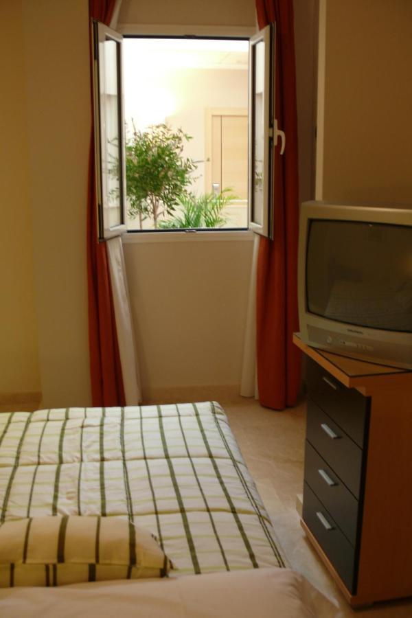 Hostal Albero By Eme Hoteles Sanlúcar la Mayor Exteriér fotografie
